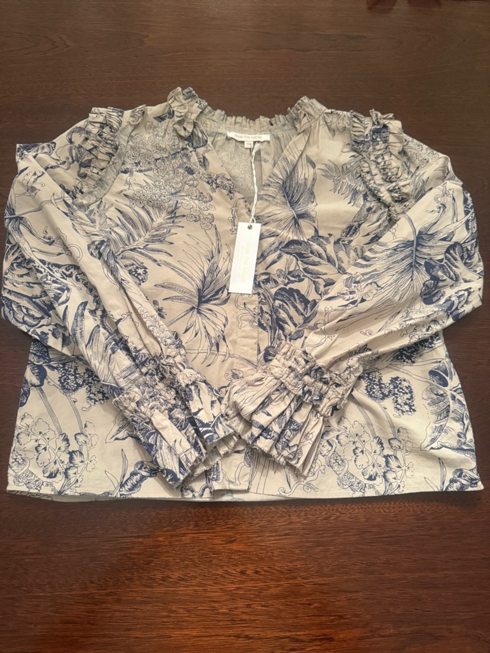 Love the Label Jessie Top Floral Ruffle V-Neck in Cream and Navy